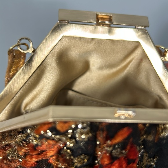 Moo Roo Vintage Gold Black Red Mesh Floral Cocktail Evening Bag - Picture 10 of 16